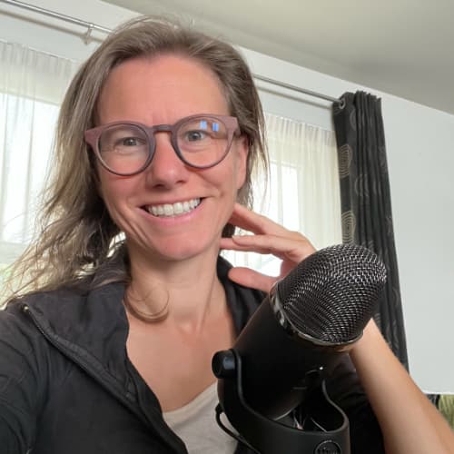 Elke tijdens een live hypnomeditatie
